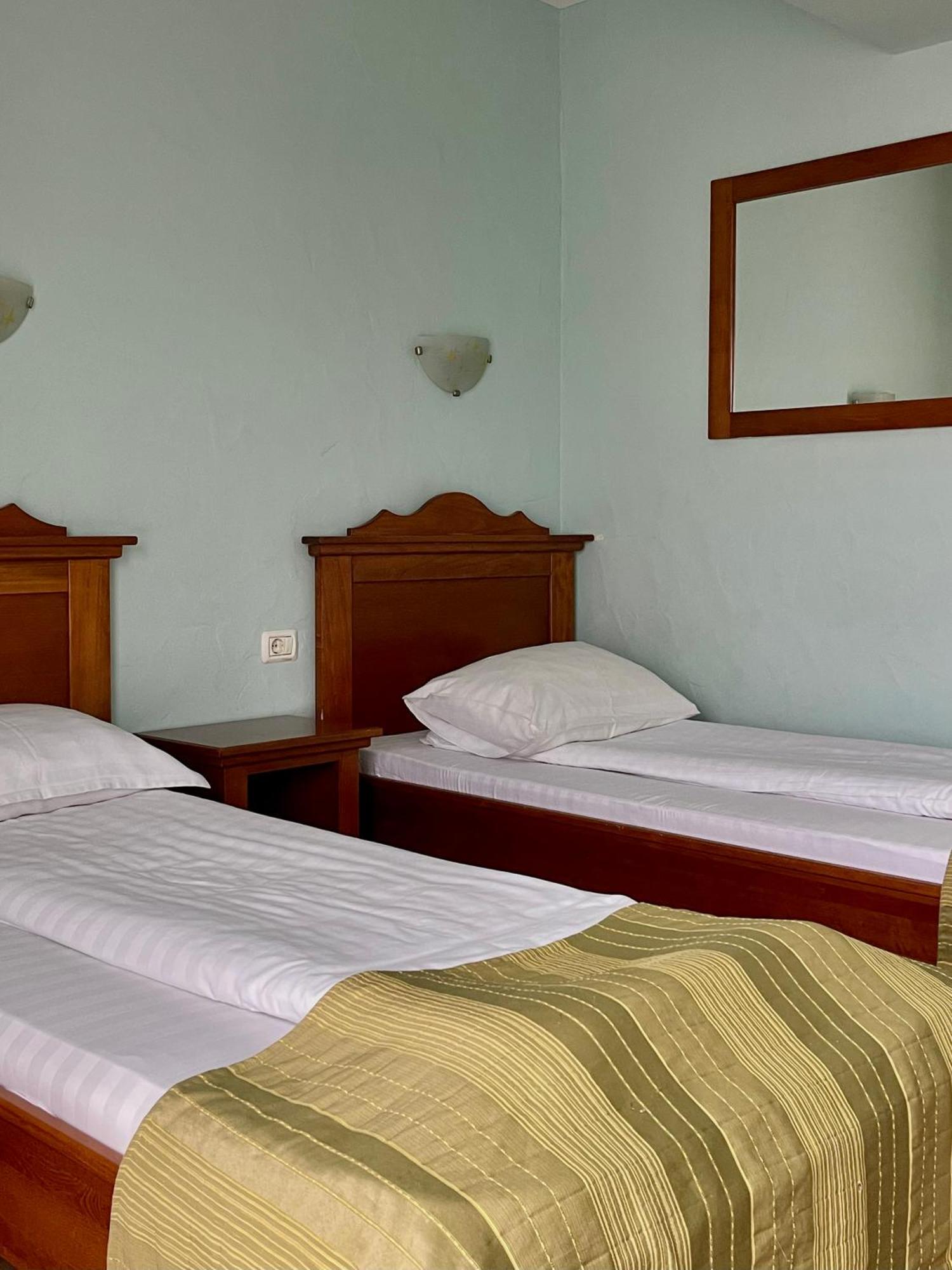 Hotel Lucy Star Клуж-Напока Экстерьер фото