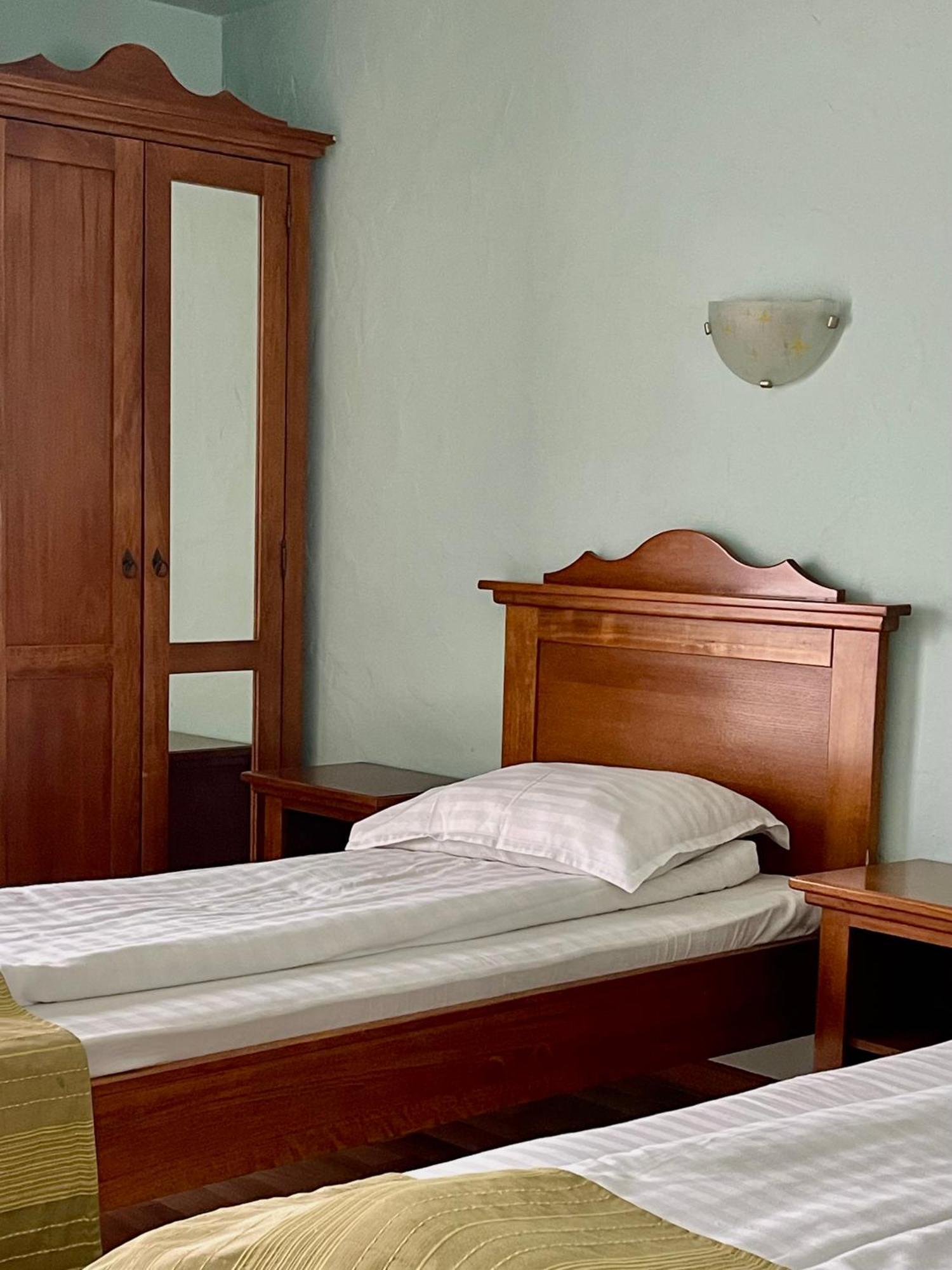 Hotel Lucy Star Клуж-Напока Экстерьер фото