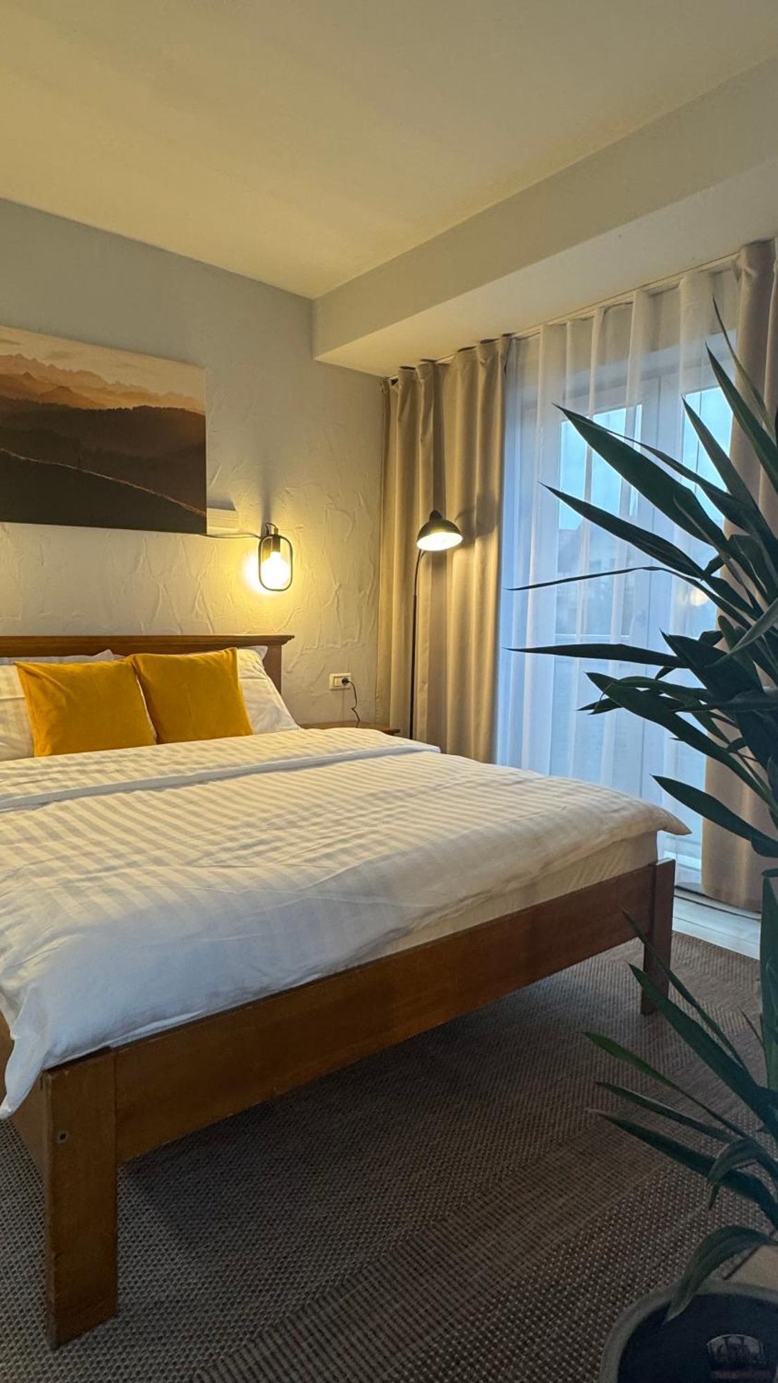 Hotel Lucy Star Клуж-Напока Экстерьер фото