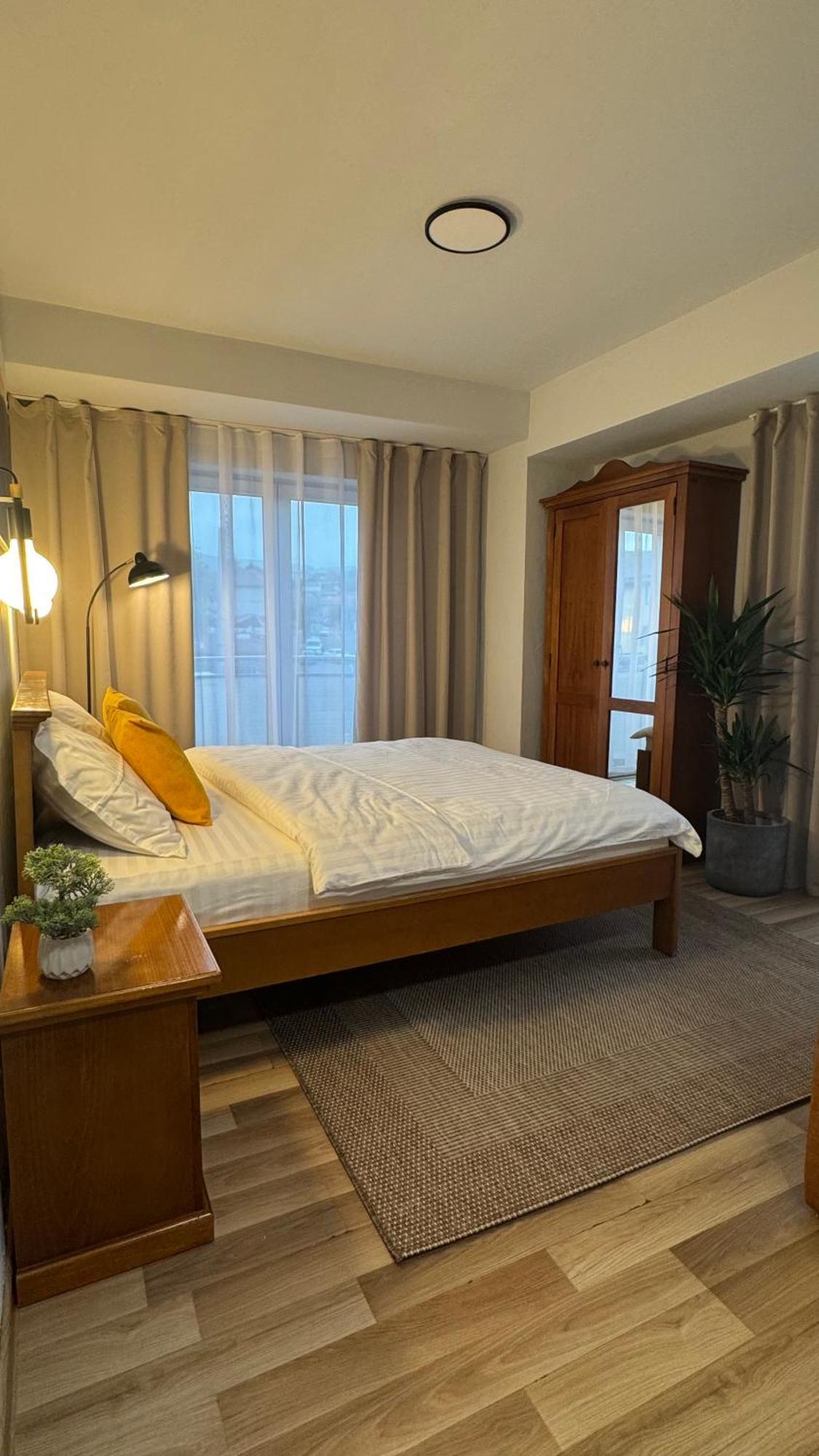 Hotel Lucy Star Клуж-Напока Экстерьер фото